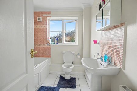 3 Bedroom Bungalow to let - Photo 5