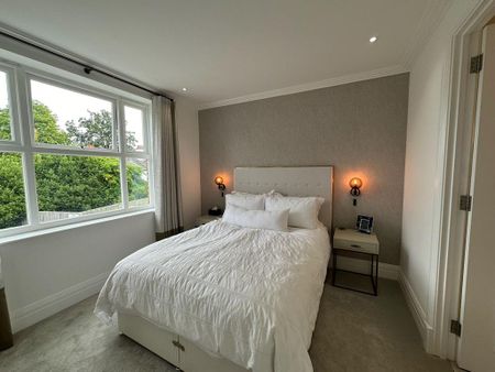 4 bedroom semi-detached house to rent - Photo 4