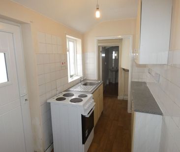 1 bed Studio Apartment - To Let - Photo 6