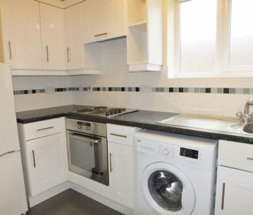 2 bed apartment to rent in Harbourne Close, Kenilworth, CV8 - Photo 4