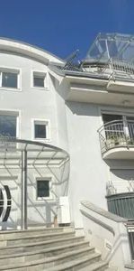Ideale Familienwohnung mit Terrasse und 1 Autostellplatz mit perfekter Verkehrsanbindung ins Kagran ub VIC ! - Photo 1