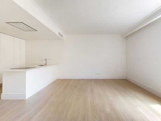 2 room luxury Flat for rent in Lisbon, Portugal - Photo 1