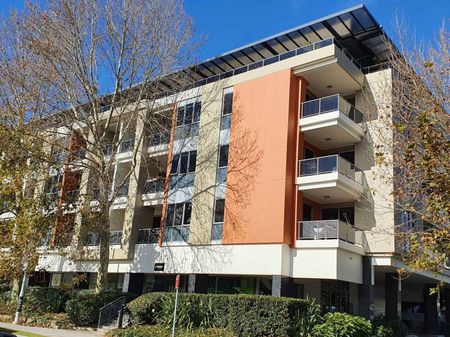 Modern Courtyard Apartment in the Prestigious "Aero" Complex - Photo 5