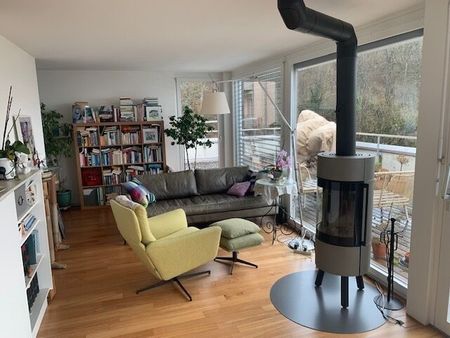 APPARTEMENT EN ATTIQUE 3 PIÈCES À TWANN (BE), MEUBLÉ, DURÉE DÉTERMINÉE - Photo 3