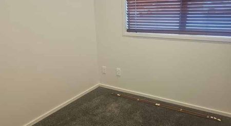 Modern Townhouse in Convenient Mount Wellington - Photo 5