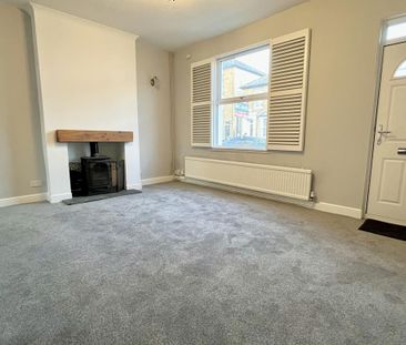 2 bedroom end of terrace house to rent - Photo 2