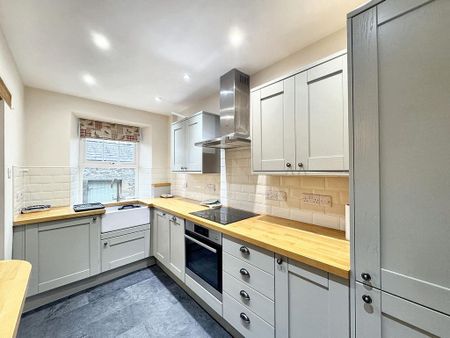 3 bedroom terraced house to rent - Photo 4