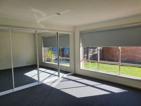 Well Presented 2 Bedroom Home Close to Shops & Transport - Photo 4