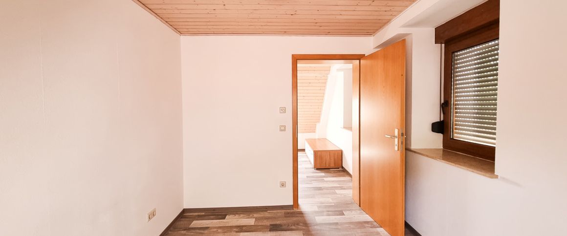 4-Zimmerwohnung in Gundelsheim nahe der Weinberge wartet auf Sie! - Photo 1