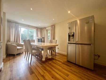 6 bedroom detached house to rent - Photo 3