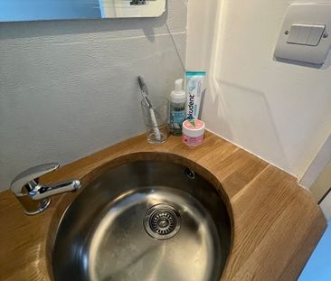 1 Bed House Boat, Rope Street, SE16 - Photo 1