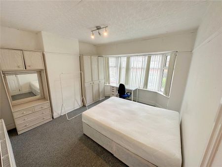 5 bedroom semi-detached house to rent - Photo 3