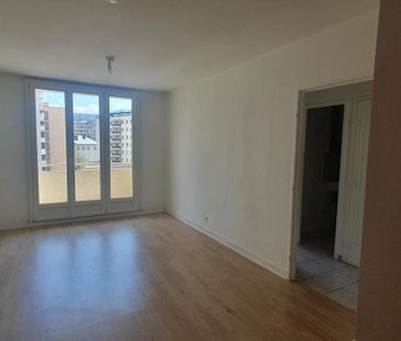 Location Appartement 4 pièces 67m² CHAMBERY 73000 - Photo 1