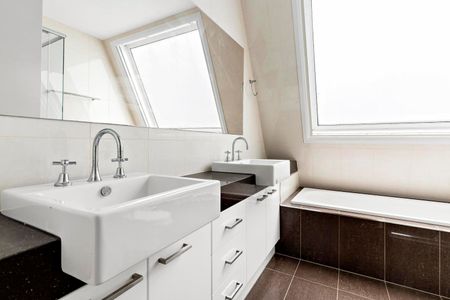 27 Salisbury Grove, Northcote VIC 3070 - Photo 5