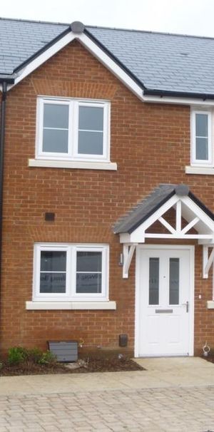2 bedroom terraced house to rent - Photo 2