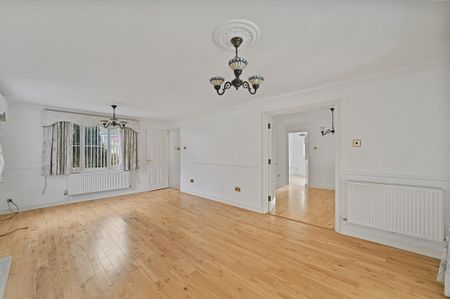 Clayton Court, Woodbridge, IP12 - Photo 2