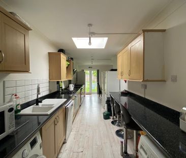 1 bedroom in a house share to rent - Photo 4