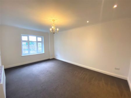 Hamilton Court, Fernhill Road, Blackwater, GU17 - Photo 2