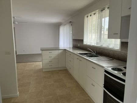 LOWSET BRICK HOME IN BELLARA - Photo 3