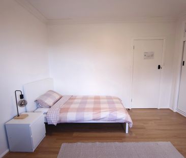 Mount Waverley - Photo 1