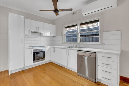 124 Christmas Street, Northcote VIC 3070 - Photo 5