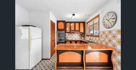 Solid original brick home with endless potential - Photo 5