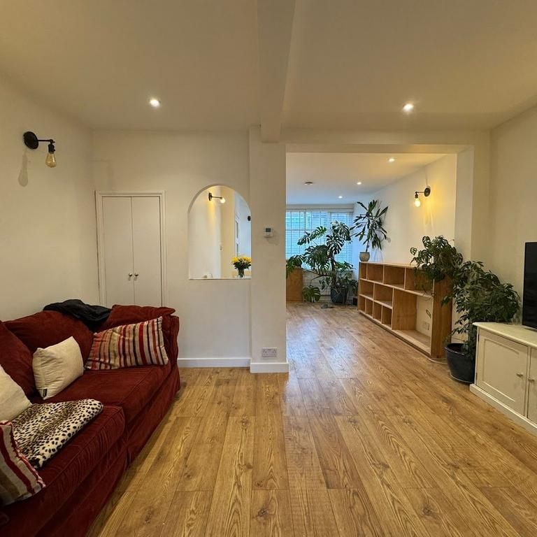2 bedroom terraced house to rent - Photo 1