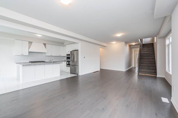 For Lease - 19 Valleybrook Road Unit# Upper, Barrie, Ontario - Photo 1