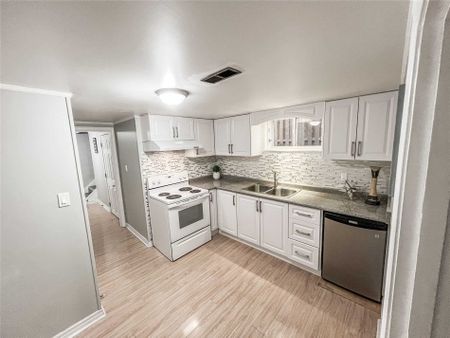 For Lease - 6 Strode Drive Unit# Bsmt, Toronto, Ontario - Photo 5