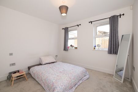 2 Bedroom Apartment, Oval Road, Croydon - Photo 3