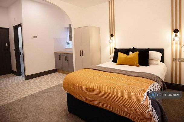 Studio to rent - Photo 1