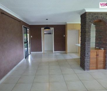 SPACIOUS FAMILY HOME IN PRIME MOUNT PLEASANT LOCATION - Photo 5