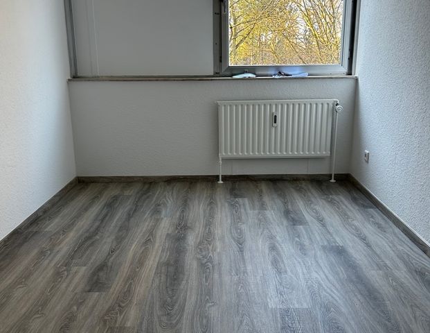 Frisch Sanierte 3-Zimmer Wohnung in Dortmund Scharnhorst - Foto 1