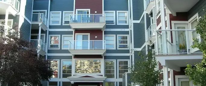 333 Riverfront Condo(Corner Unit with Parking & a Spectacular Riverview)! | 333 Riverfront Ave SE, Calgary - Photo 1