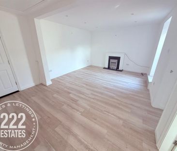 Barnsfold Road - Stockport - SK6 - Photo 4