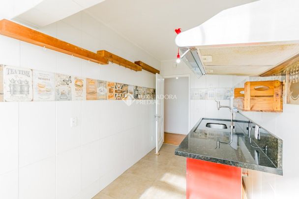 Apartamento com 2 quartos e 70m² para alugar em Teresópolis, Porto Alegre. - Photo 1