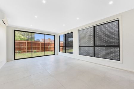 Brand New Luxury Home in Mount Waverley Secondary College School Zone - Photo 5