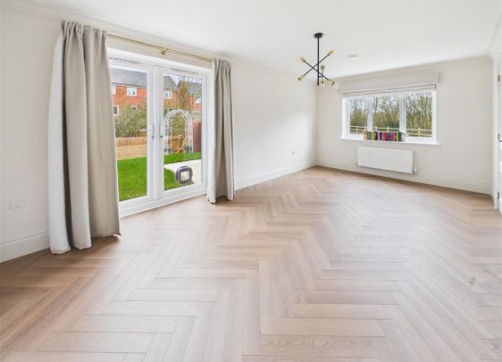 3 bedroom house - detached to rent - Photo 1