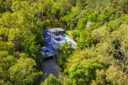 Private resort-style living in a serene setting. - Photo 2