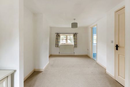 2 bedroom semi-detached house to rent - Photo 5