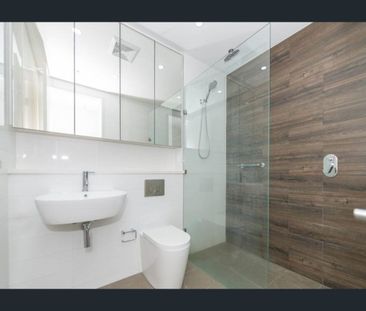 Nearly New 2 Bedroom in the Heart of Mascot - Photo 5