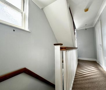 3 bedroom end of terrace house to rent - Photo 3
