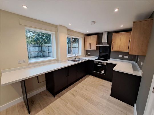 3 bedroom semi-detached house to rent - Photo 1
