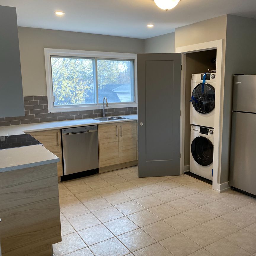 For Lease - 695 Morgan Street Unit# Unit 5, Vanier and Kingsview Park, Ontario - Photo 1