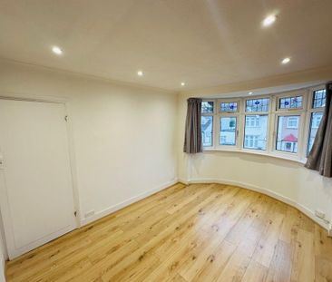 4 bedroom detached house to rent - Photo 3