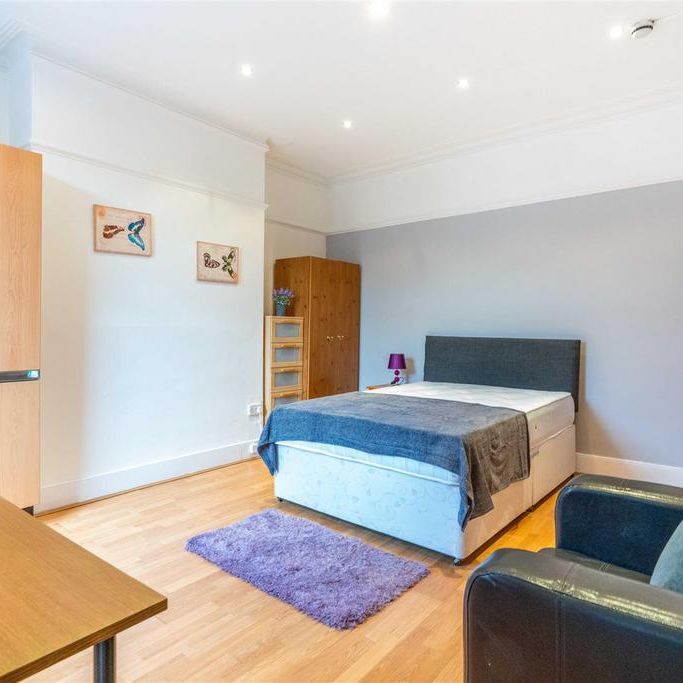 Studio to rent - Photo 1