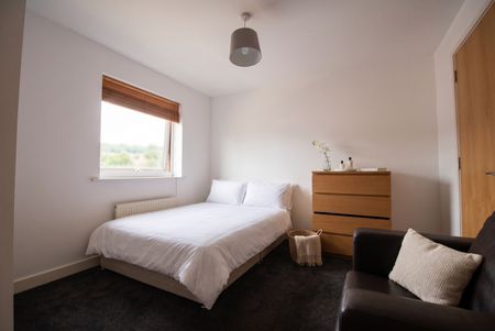 2 Bed Flat, Priory Court, B5 - Photo 3