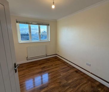 2 Bed Flat, Dore Avenue, E12 - Photo 4