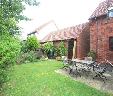 3 bedroom semi-detached house to rent - Photo 3