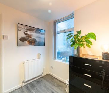 Room in a Shared House, Springbank Road, L4 - Photo 3